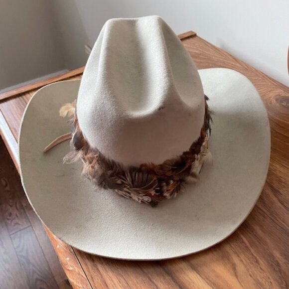 Biltmore VTG Felt Cowboy Hat-Silver Buckle-Authentic feather band-mde n Canada - Picture 1 of 13